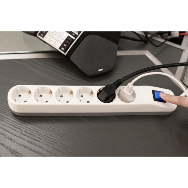 Steckdosenleiste ICE 6-fach mit Schalter, 1,4m