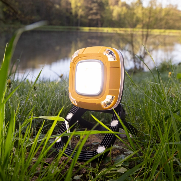 LED Akku Mobil Strahler kompakt IP 44