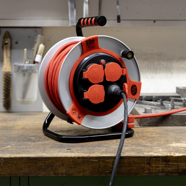 Kabeltrommel, Stahlblech, 4-fach, IP44, 25m