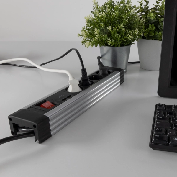 Steckdosenleiste Supraline, Schalter, 4-fach, 1,9m