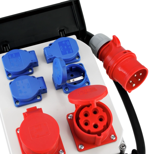 CEE-Steckdosenverteiler, 4+2-fach